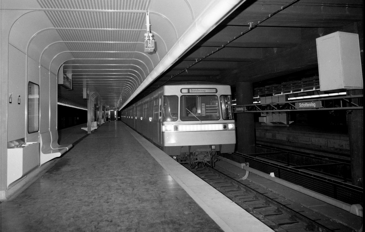 维也纳 — Stadtbahn; 维也纳 — U-Bahn — line U2; 维也纳 — U-Bahn — line U4