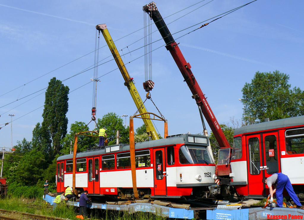 София, Tatra T4DC № 1152; София — Доставка и разтоварване на T4D-C от Хале — юли 2011 г.