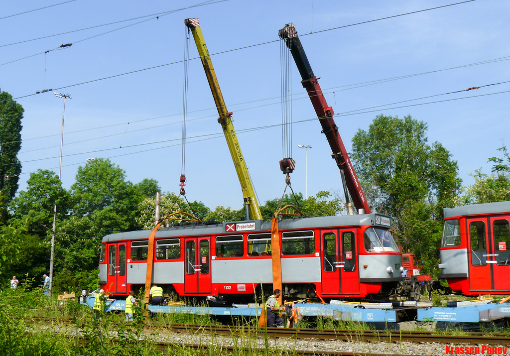 София, Tatra T4DC № 1133; София — Доставка и разтоварване на T4D-C от Хале — юли 2011 г.