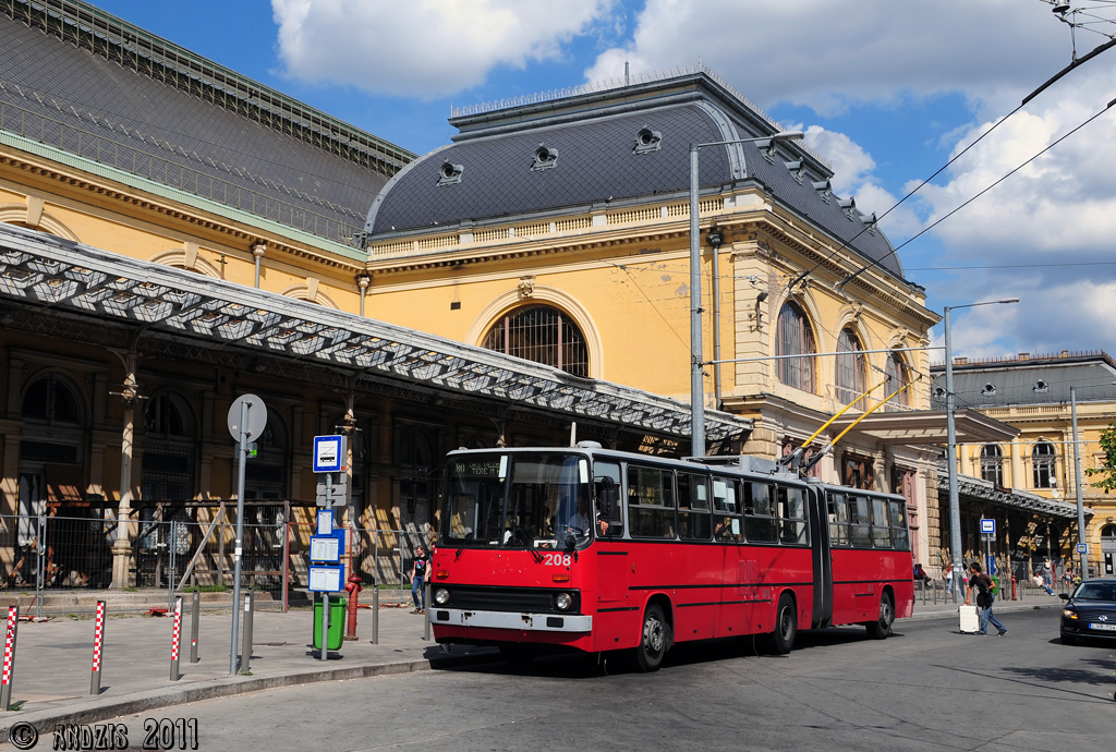 Будапешт, Ikarus 280.94 № 208