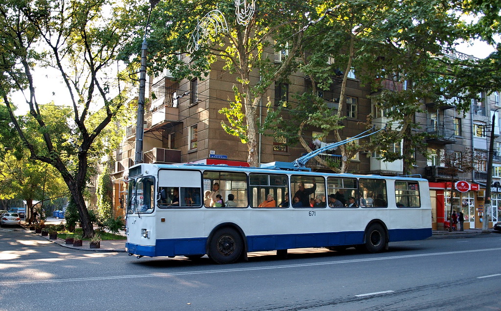 Одесса, ЗиУ-682В-012 [В0А] № 671