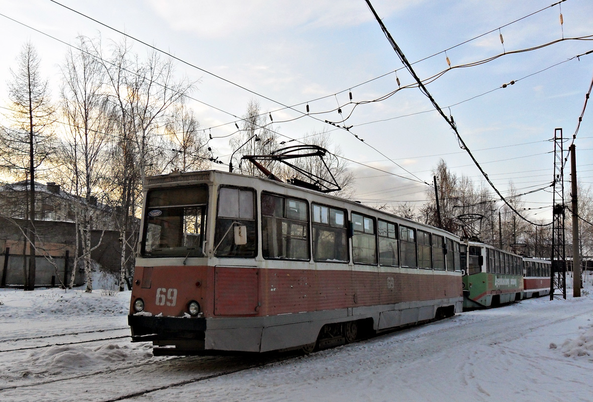 Nizhniy Tagil, 71-605 (KTM-5M3) Nr. 69