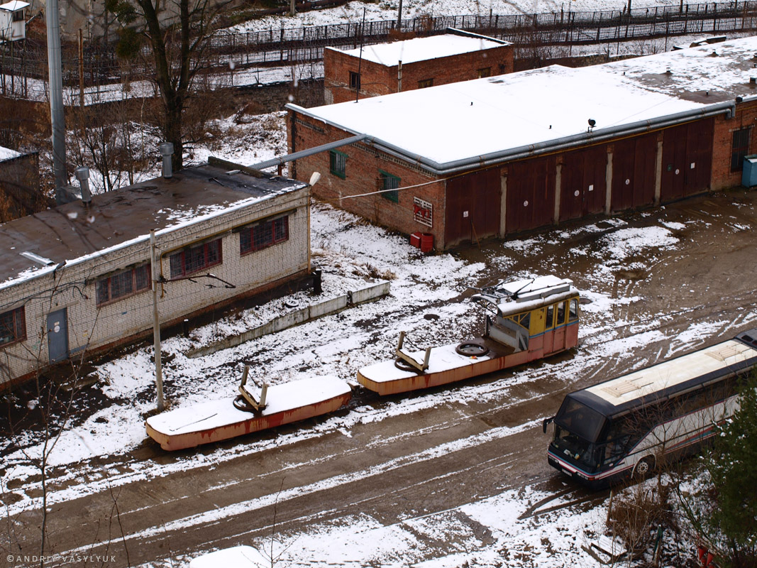 Львов, Gotha B2-62 № 021; Львов, Gotha T2-62 № 011