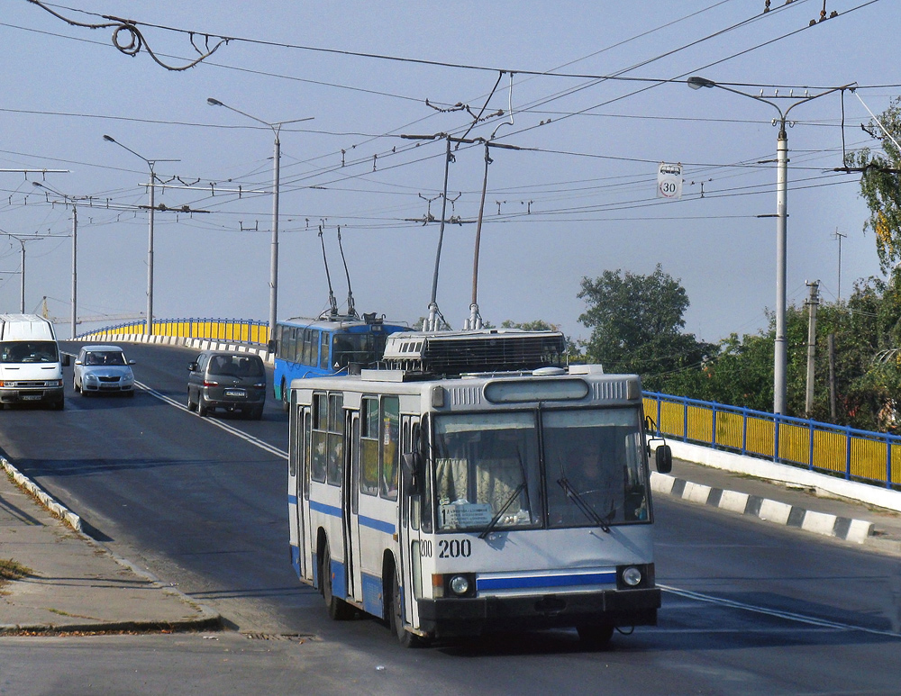 Луцк, ЮМЗ Т2 № 200