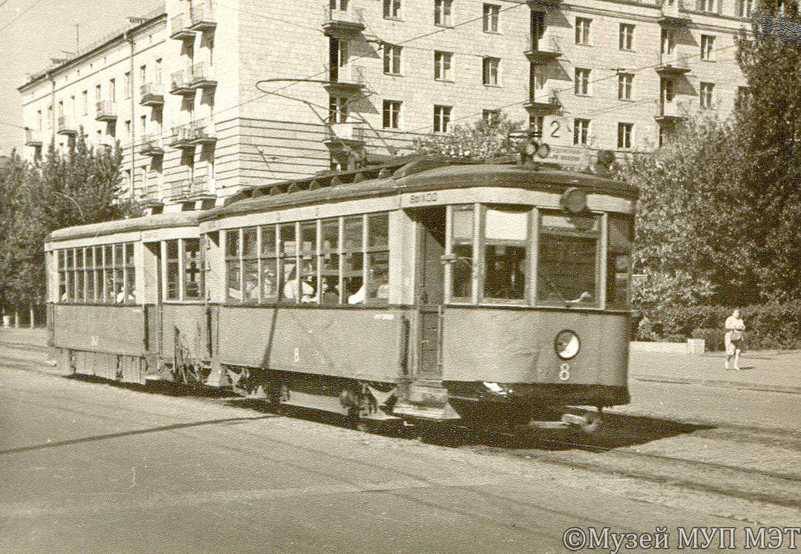 Волгоград, Х № 8; Волгоград, М № 247; Волгоград — Старые фотографии — Сталинград