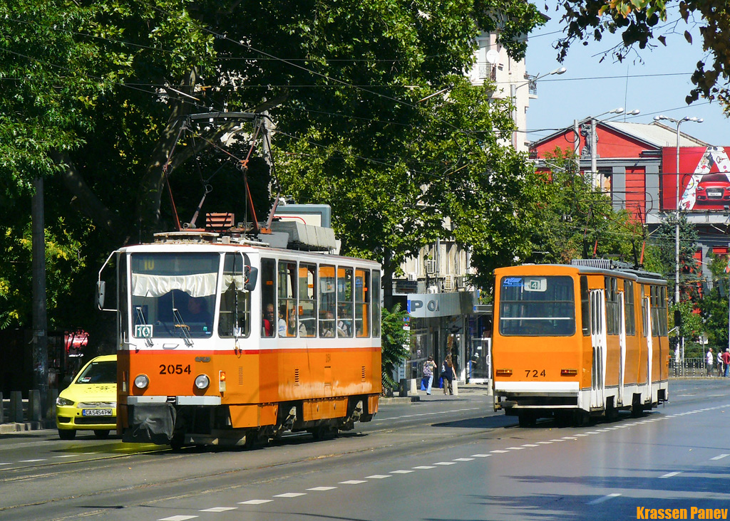 София, Tatra T6A2SF № 2054; София, Т6М-700 № 724 София, Tatra T6A2SF № 2054; София, Т6М-700 № 724