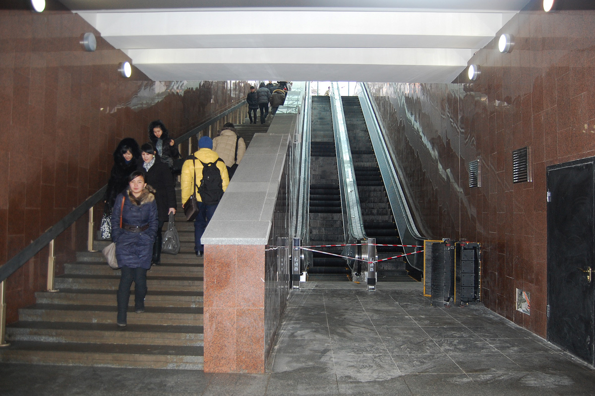 ალმათი — Line 1 — Stations