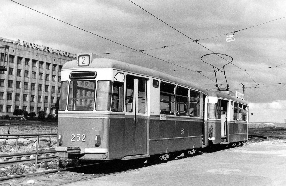 Волгоград, Gotha B2-62 № 252; Волгоград, Gotha T2-62 № 71; Волгоград — Старые фотографии — Волгоград