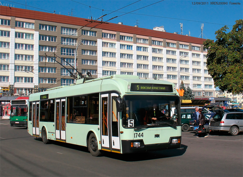 Гомель, БКМ 32102 № 1744