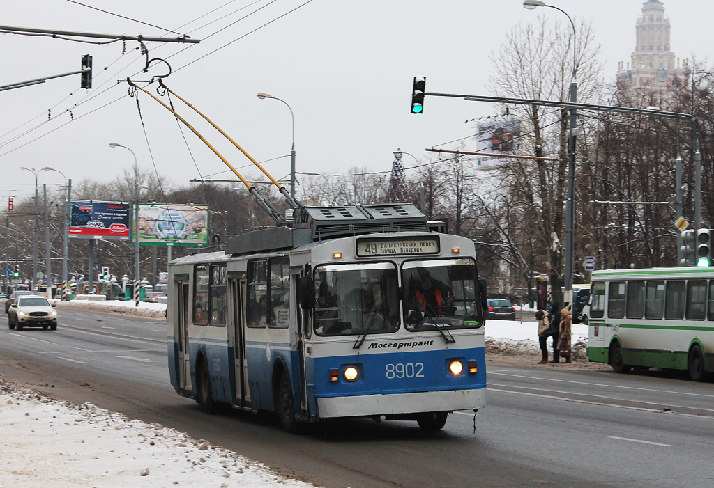 Москва, БТЗ-5276-01 № 8902