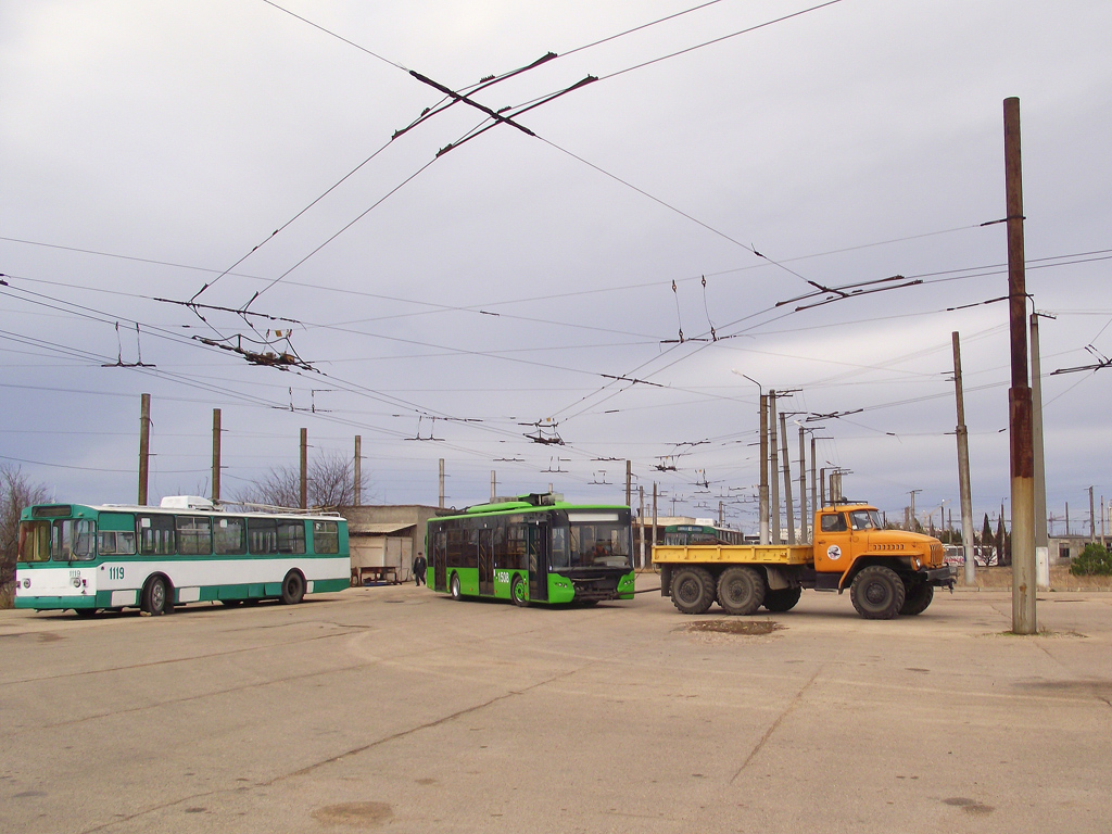 Севастополь, ЗиУ-682В [В00] № 1119; Севастополь, ЛАЗ E183A1 № 1508