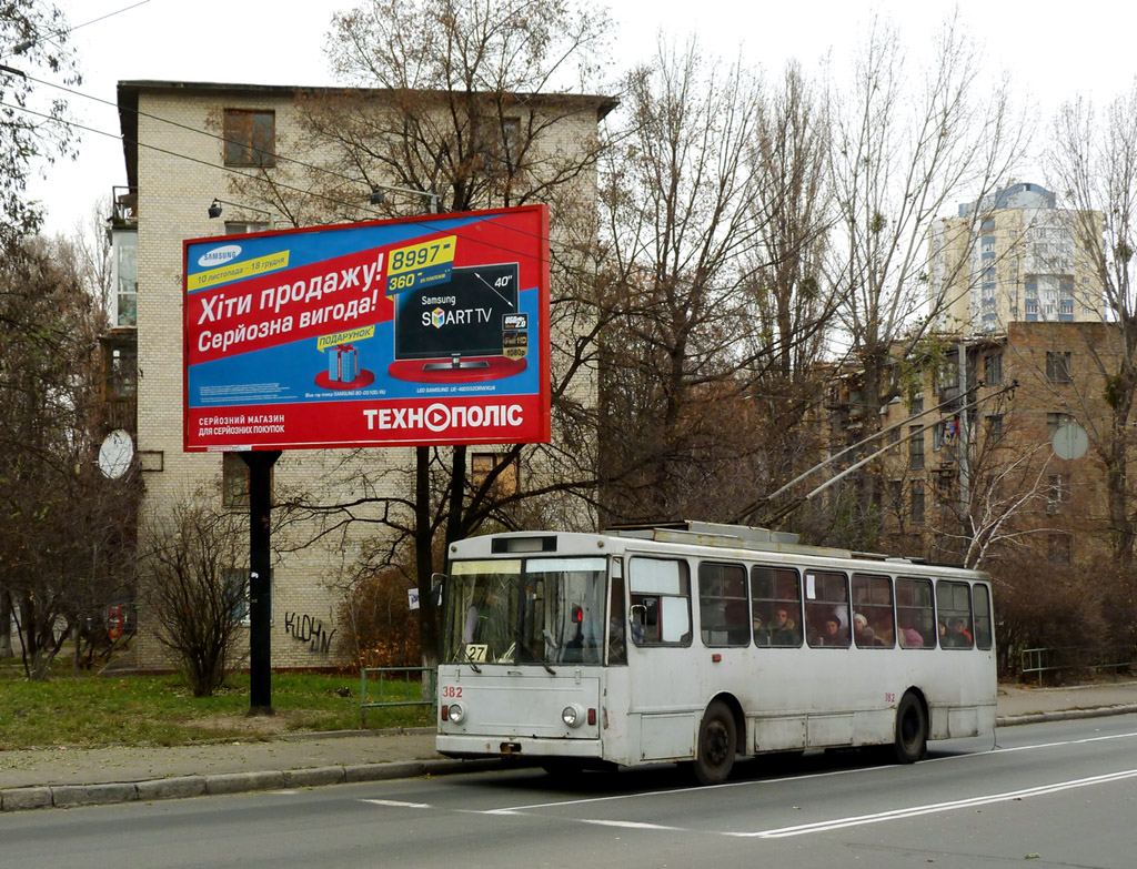 Киев, Škoda 14Tr02/6 № 382