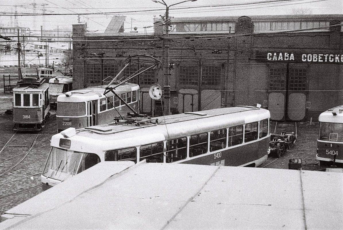 Москва, Ф* № 3184; Москва, Tatra T3SU (двухдверная) № 2208; Москва, Tatra T3SU № 5400; Москва — Трамвайно-ремонтный завод (ТРЗ)