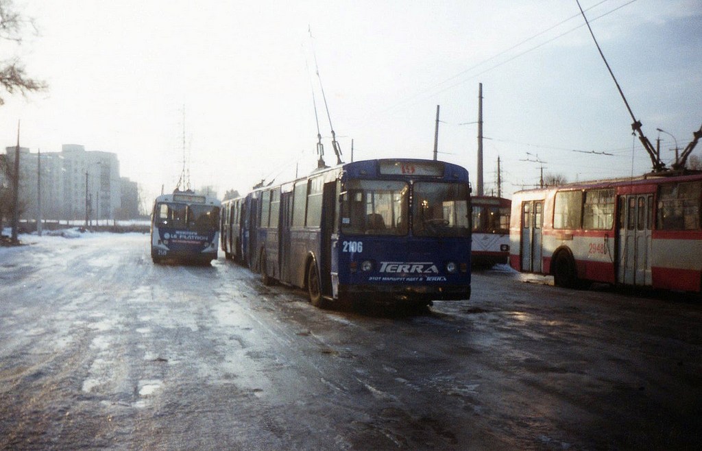 Днепр, ЗиУ-682ГН № 2106