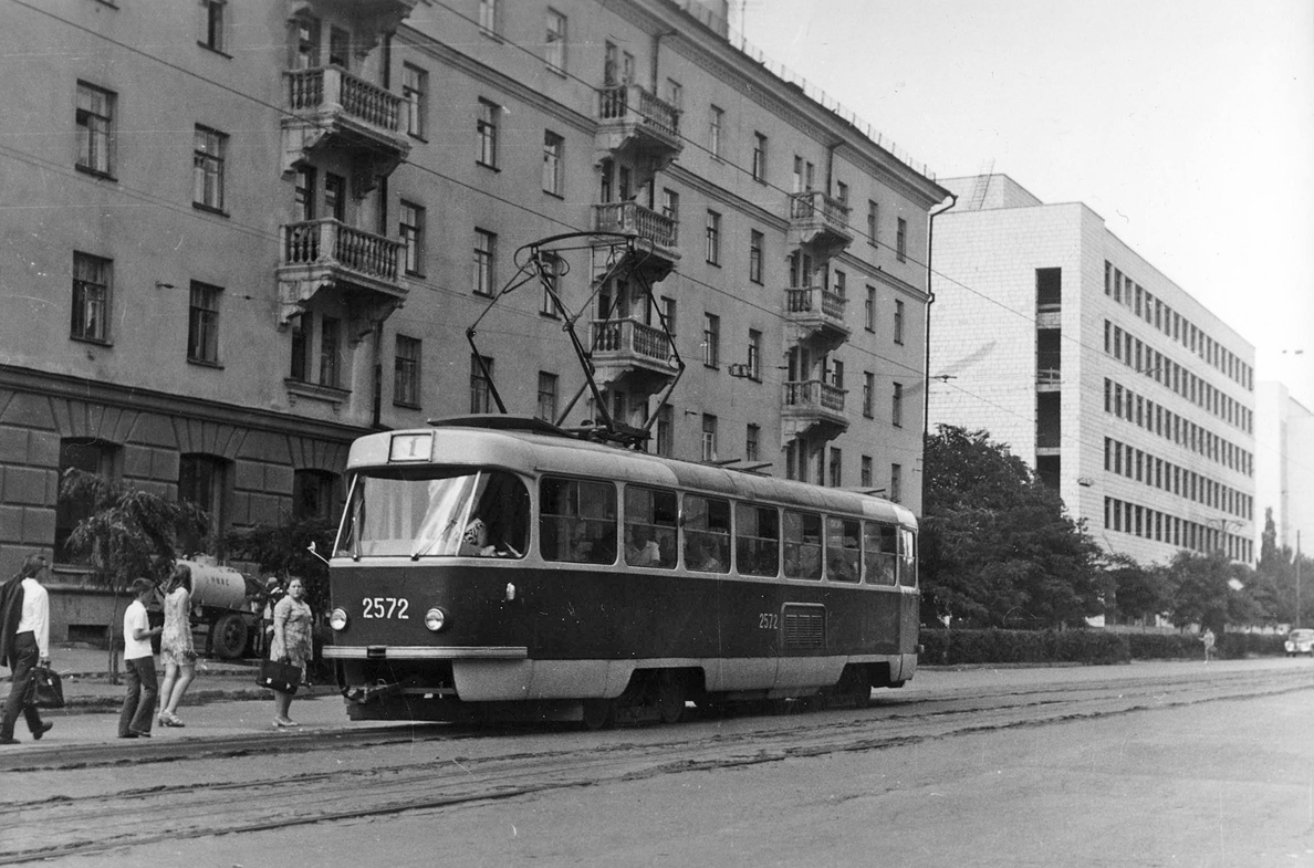 Волгоград, Tatra T3SU (двухдверная) № 2572