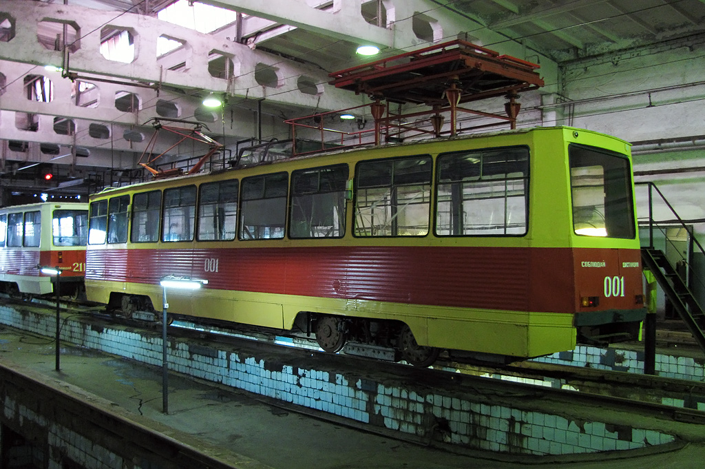 Yaroslavl, 71-605 (KTM-5M3) Nr. 001