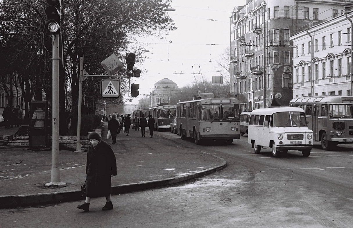 Санкт-Петербург, ЗиУ-682В № 1644