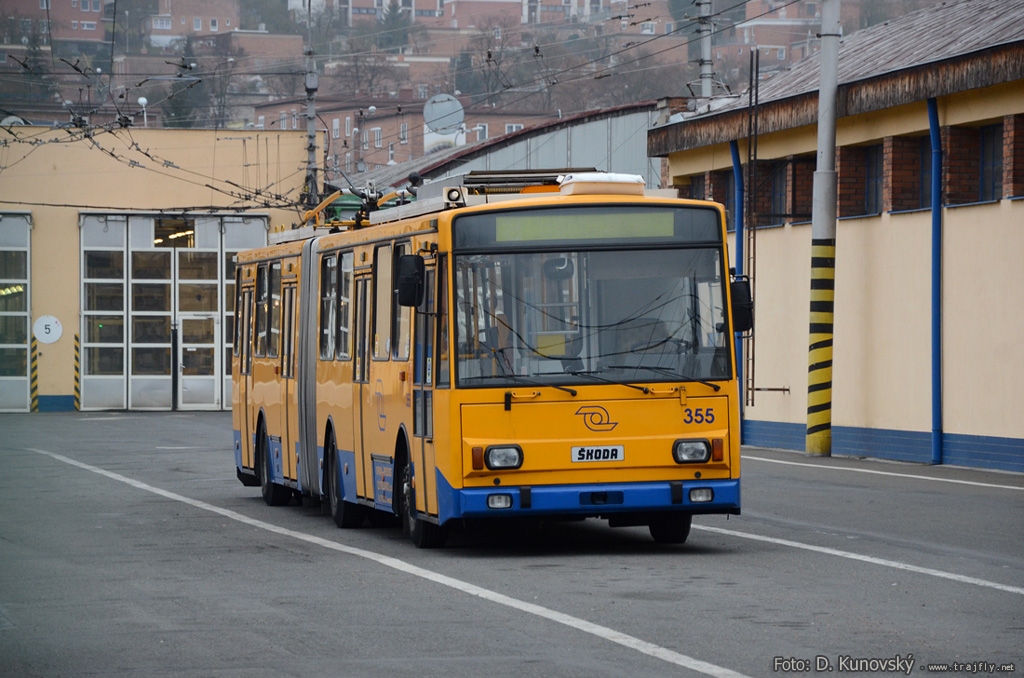 Злин, Škoda 15Tr13/6M № 355
