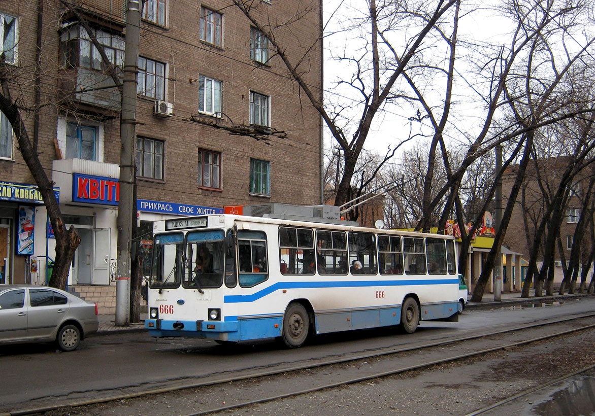 Krzywy Róg, YMZ Т2 mod. 7 Nr 666