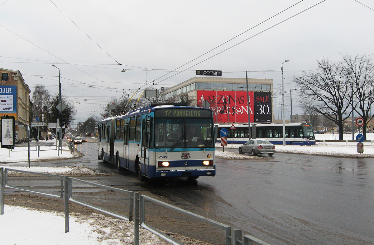 Рига, Škoda 15Tr13/6M № 25081