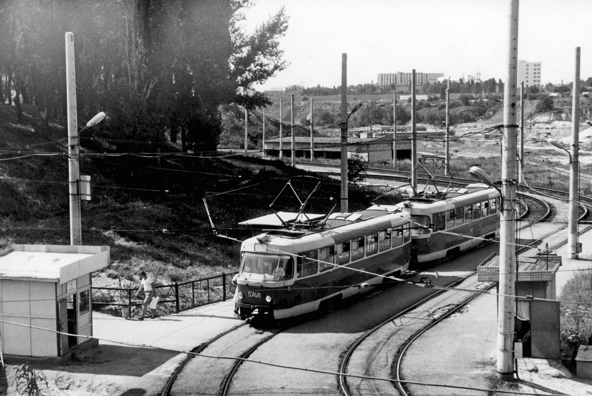 Волгоград, Tatra T3SU № 5748; Волгоград, Tatra T3SU № 5747