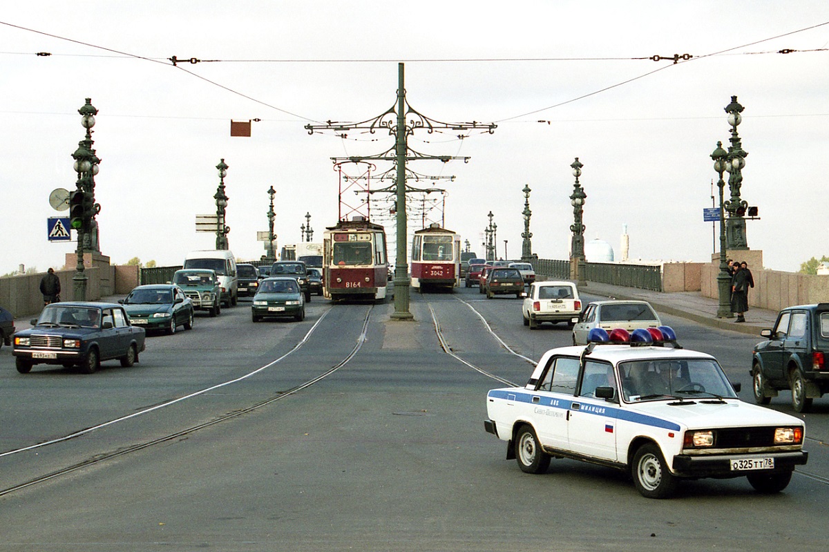 Sankt Peterburgas, LVS-86K nr. 8164; Sankt Peterburgas, LVS-86K nr. 3042 Sankt Peterburgas, LVS-86K nr. 8164; Sankt Peterburgas, LVS-86K nr. 3042