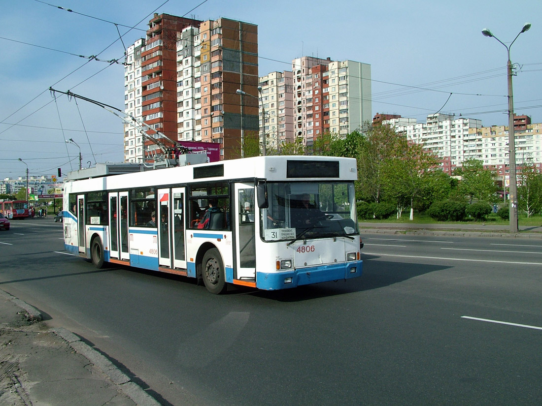 Киев, ЮМЗ E186 № 4806