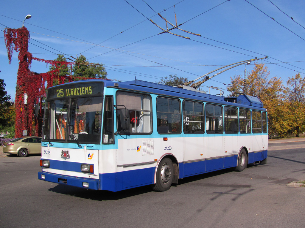 Рига, Škoda 14Tr18/6M № 24203