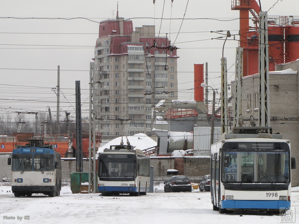 Санкт-Петербург, ЗиУ-682В-012 [В0А] № 1754; Санкт-Петербург, ВМЗ-5298.01 (ВМЗ-463) № 1996; Санкт-Петербург, ВМЗ-5298.01 (ВМЗ-463) № 1998