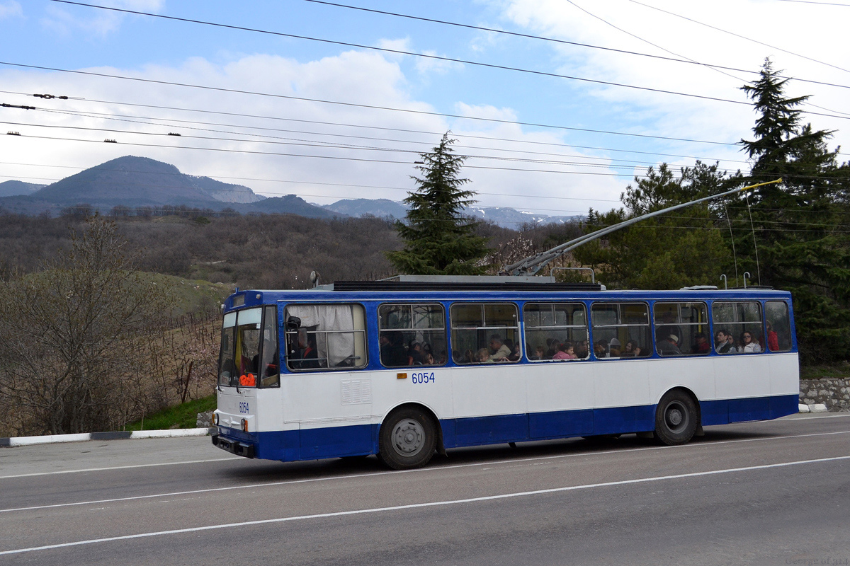 Krimin johdinauto, Škoda 14Tr02/6 # 6054