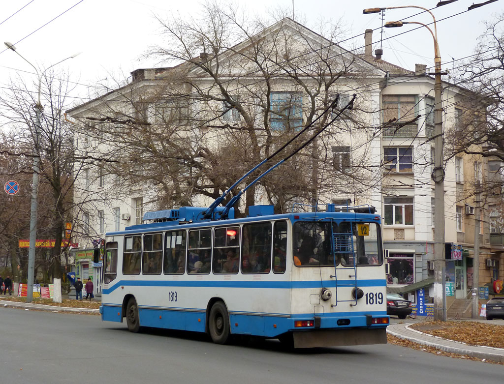 Мариуполь, ЮМЗ Т2 № 1819