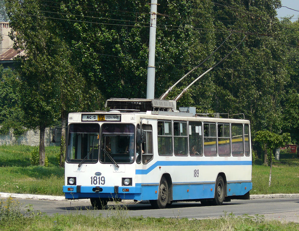 Мариуполь, ЮМЗ Т2 № 1819