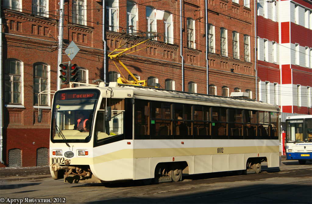 Уфа, 71-619А № 1002