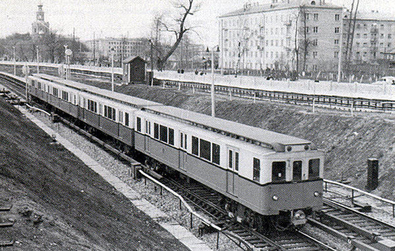 Москва — Метрополитен — [4] Филёвская линия; Москва — Метрополитен — Подвижной состав — В