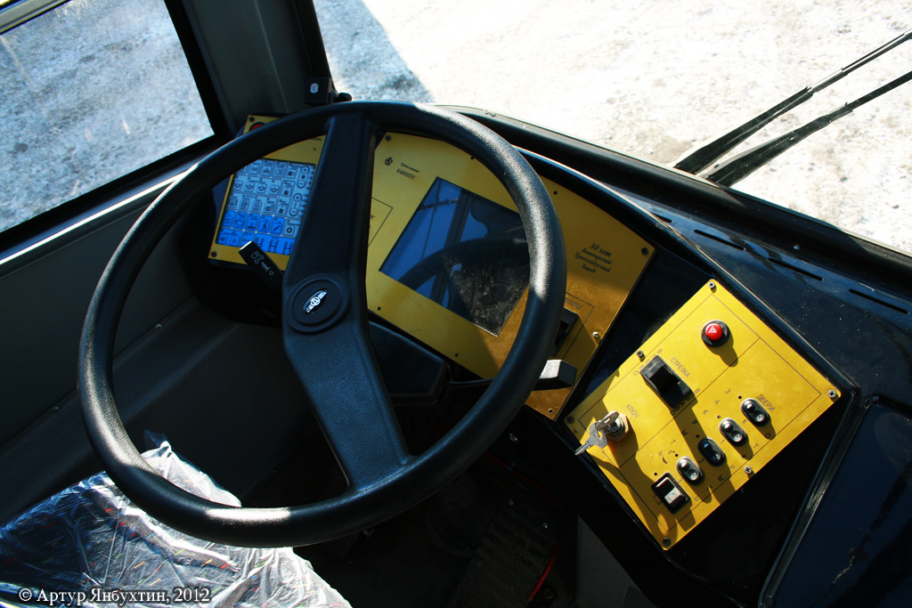 Уфа, БТЗ-52767А № 1042; Уфа — Кабины