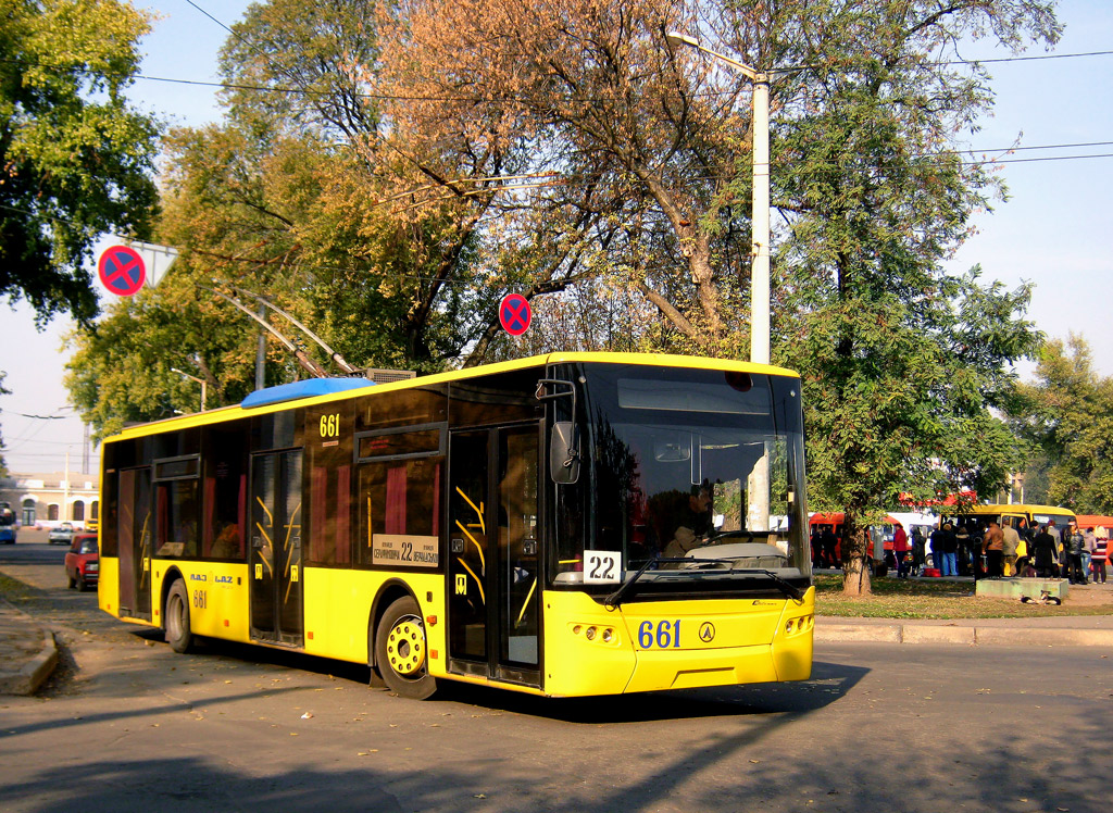 Krzywy Róg, LAZ E183D1 Nr 661