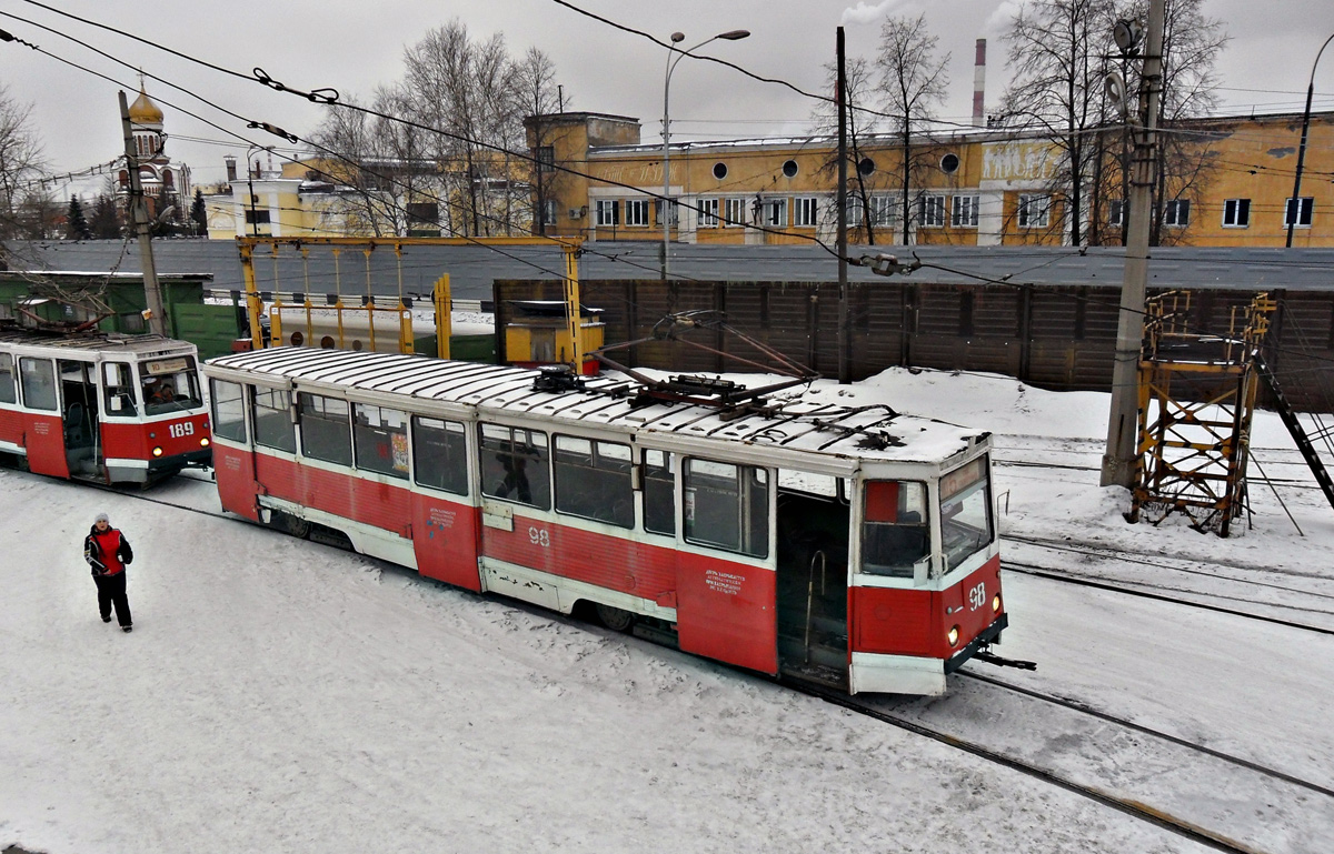 Niżny Tagił, 71-605 (KTM-5M3) Nr 98