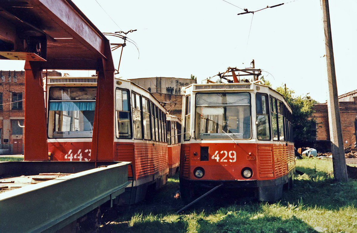 Кривой Рог, 71-605 (КТМ-5М3) № 429; Кривой Рог, 71-605А № 443