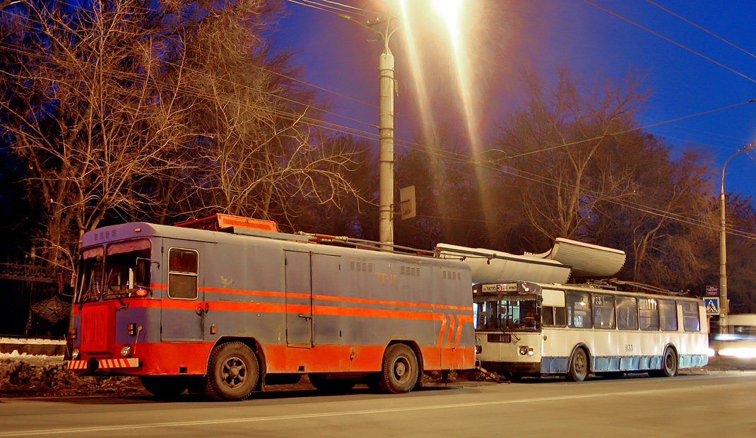 Кривой Рог, КТГ-1 № ТГ-15; Кривой Рог, ЗиУ-682Г [Г00] № 633