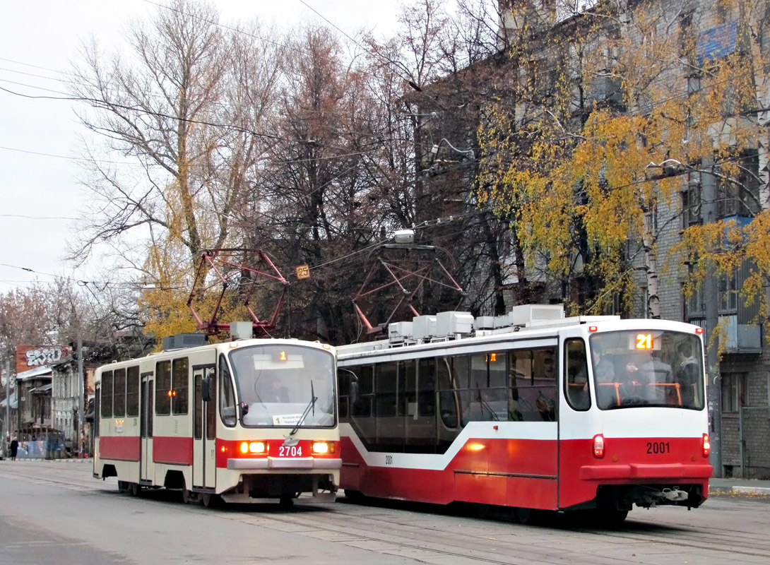 Нижний Новгород, 71-403 № 2704; Нижний Новгород, 71-407 № 2001