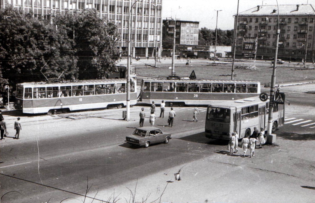 Пермь, 71-605 (КТМ-5М3) № 19; Пермь, 71-605 (КТМ-5М3) № 29; Пермь — Старые фотографии