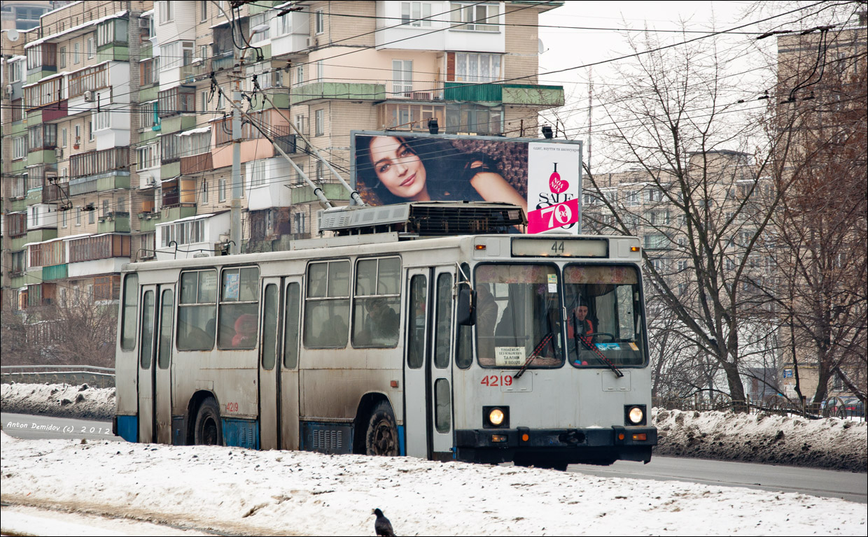Киев, ЮМЗ Т2 № 4219