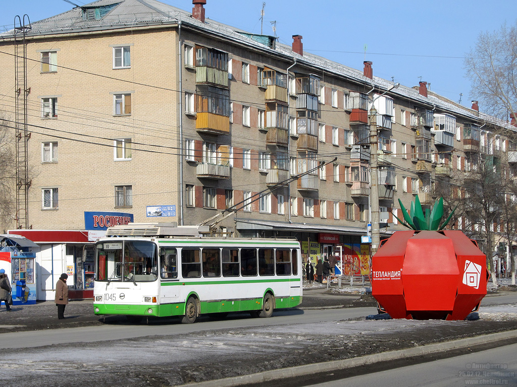 Челябинск, ЛиАЗ-5280 (ВЗТМ) № 1045