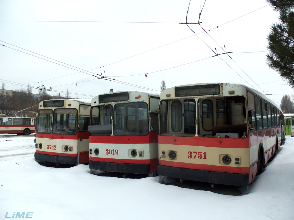 Кишинёв, ЗиУ-682В [В00] № 3751; Кишинёв — Троллейбусный парк № 3