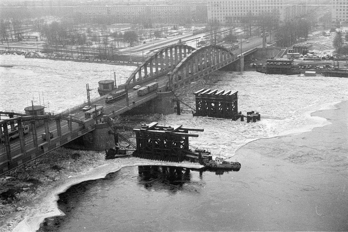 Saint-Petersburg — Bridges