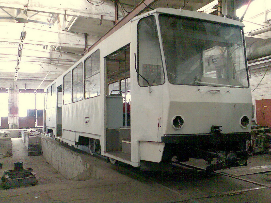 Каменское, Татра-Юг Т6Б5 № 2000