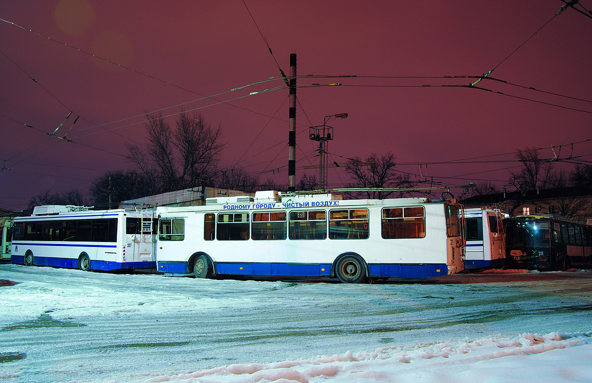 Ростов-на-Дону, ЗиУ-682Г-016.02 (с широкой 1-й дверью) № 321