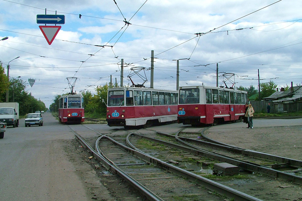 Omsk, 71-605A nr. 26; Omsk, 71-605 (KTM-5M3) nr. 2