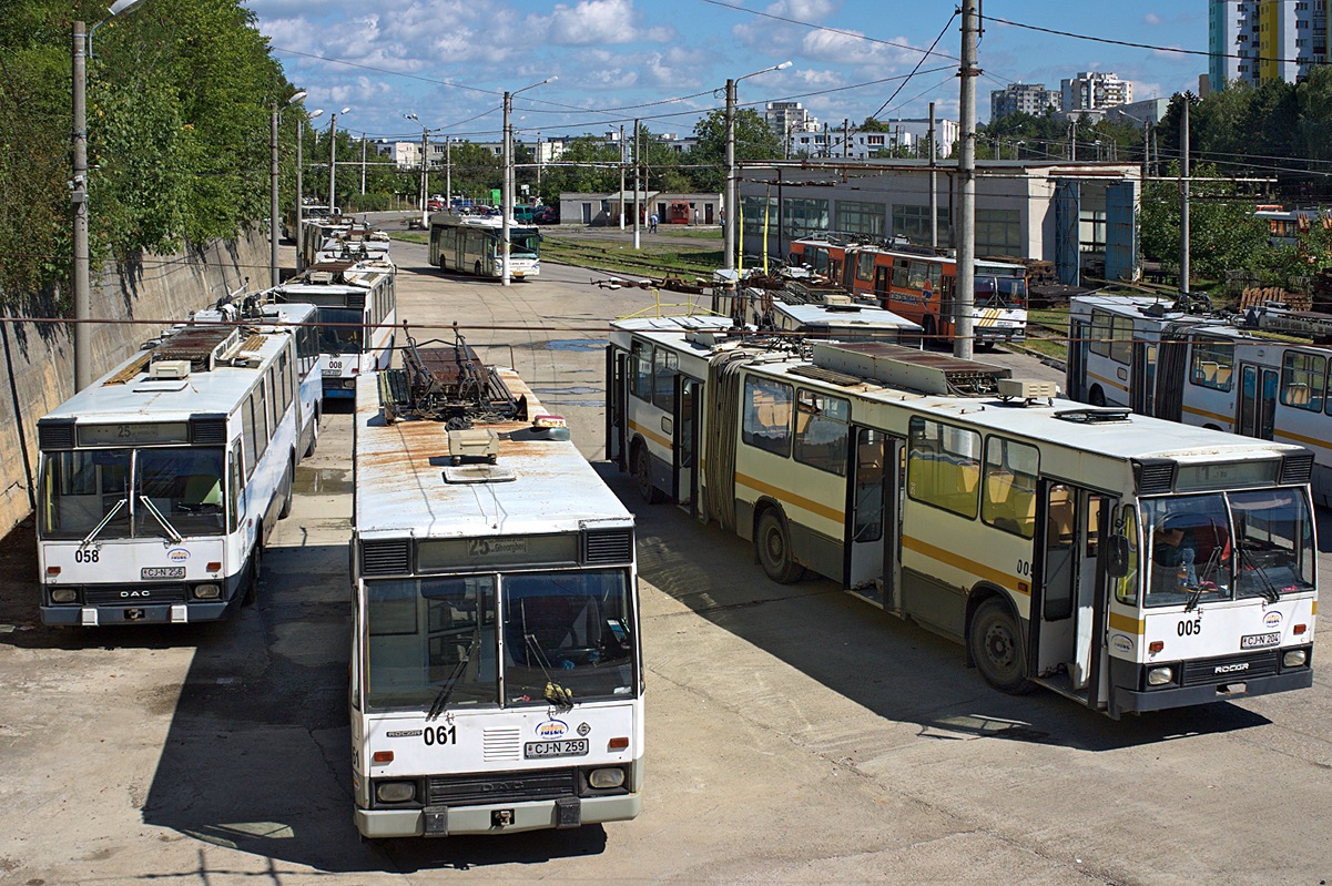 Клуж-Напока, ROCAR E217 № 058; Клуж-Напока, ROCAR E212 № 061; Клуж-Напока, DAC/Rocar 117EA № 005