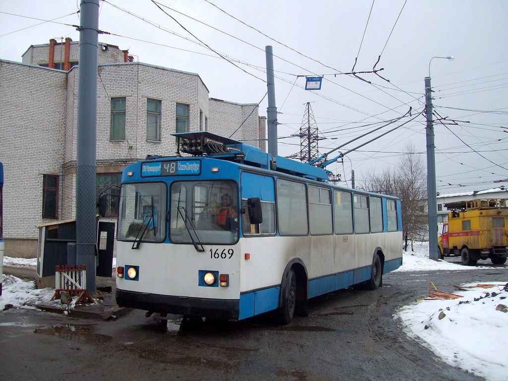 Санкт-Петербург, ЗиУ-682В [В00] № 1669